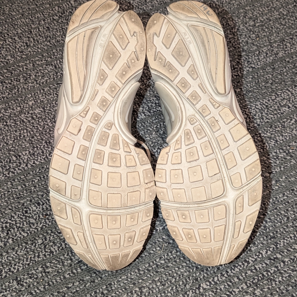 Nike Women's Cream Sneakers - Picture 8 of 10
